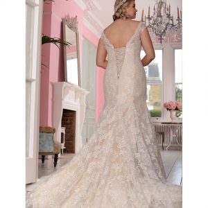 Sleeveless Backless Bridal Gowns